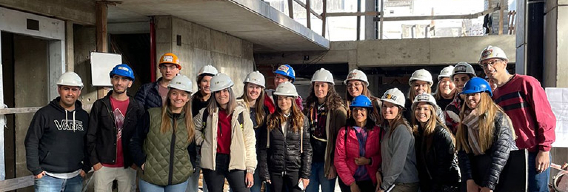 Visita de estudiantes de la FADU a la Torre Emilia